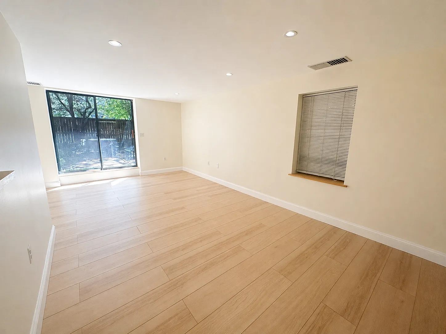 1 bed, 630 sqft, $3,050 — Photo 3