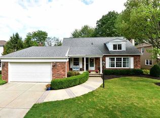 2693 Goldwood Dr, Rocky River, OH
