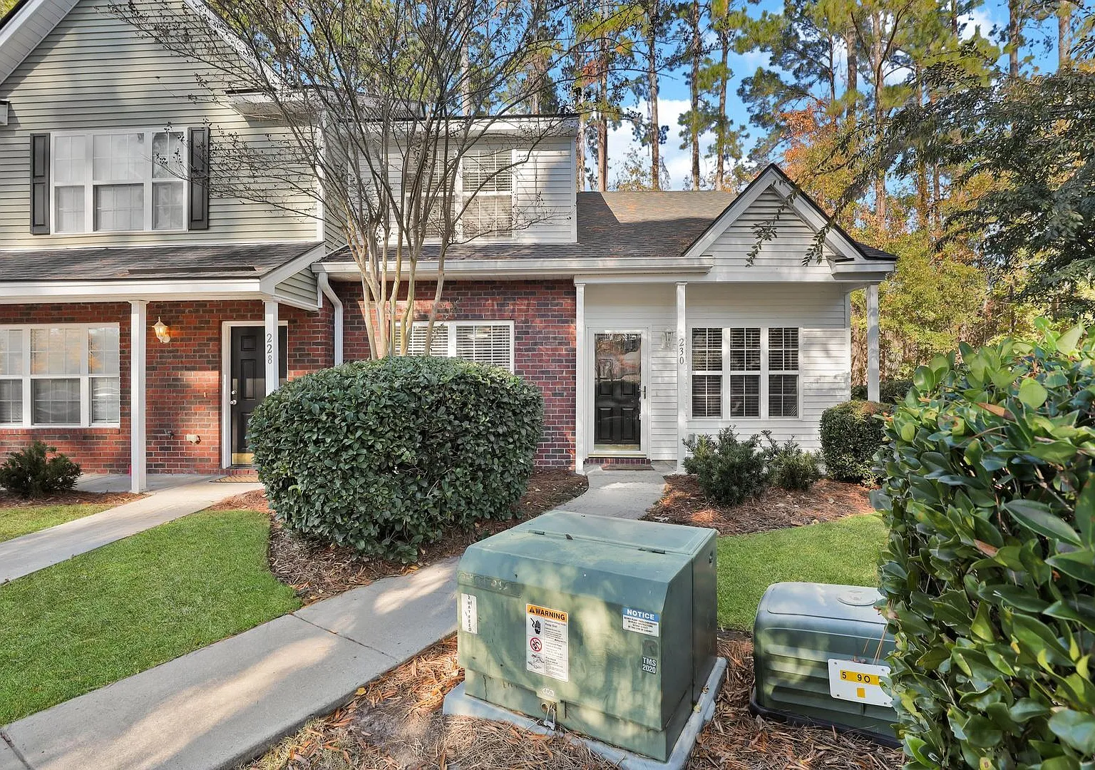 Charming 3 Bedroom Home in the Towns of Buckwalter!! — Photo 4