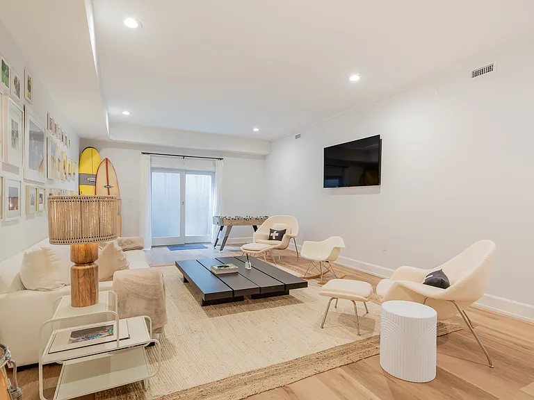 72 Talmage Farm Ln — Photo 10