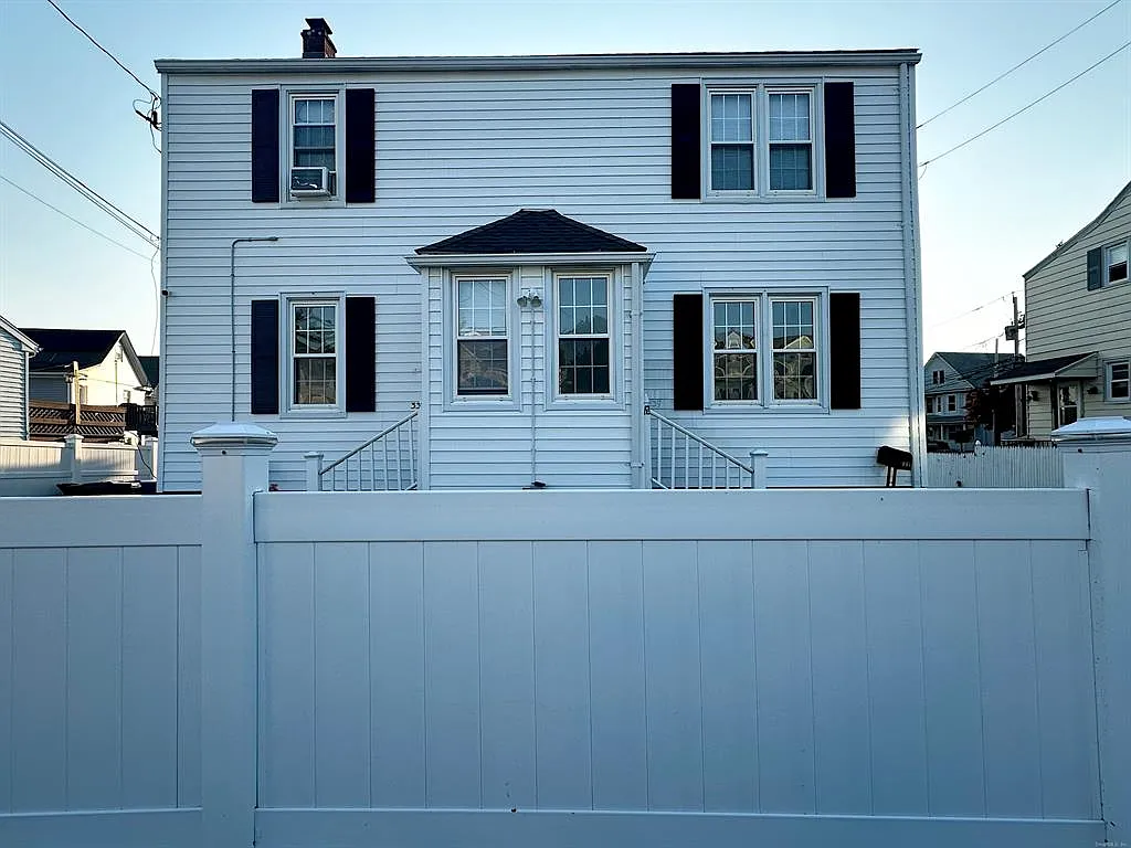 2 bed, 900 sqft, $2,400 — Photo 2