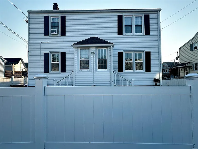 339 Thompson St #1 — Photo 2