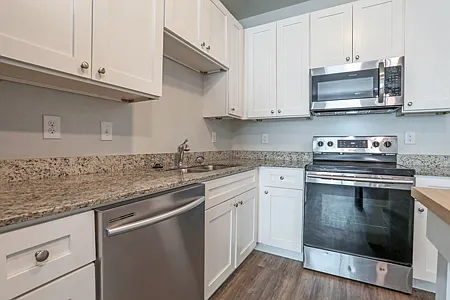 3 bed, 2.5 bath, 1400 sqft, $1,799 — Photo 3