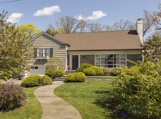 21 Willow Rd, Bronxville, NY 10708