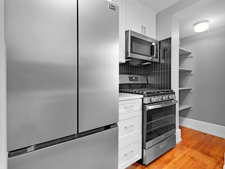 8 Kent Place Blvd #2 — Photo 7
