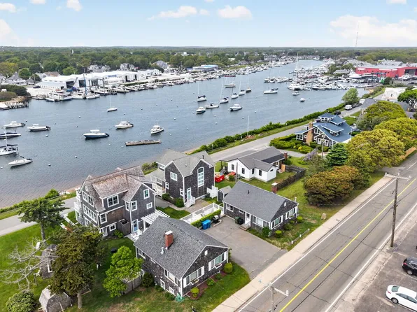 424 Grand Avenue, Falmouth, MA 02540