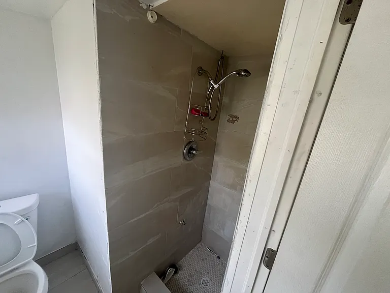 1018 N 17th Ct #1B — Photo 6