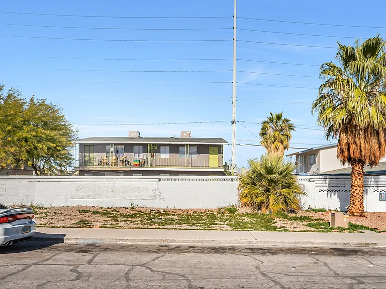 5104 Pebble Beach Blvd #D — Photo 2
