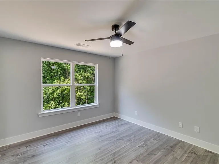 2389 Highpoint Rd #A — Photo 15