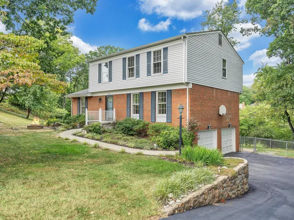 3755 Kentland Dr, Roanoke, VA 24018