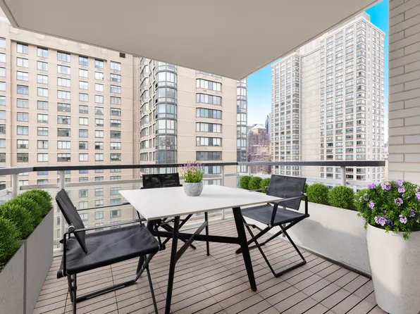 200 East 66th Street B1405 image 3 of 15