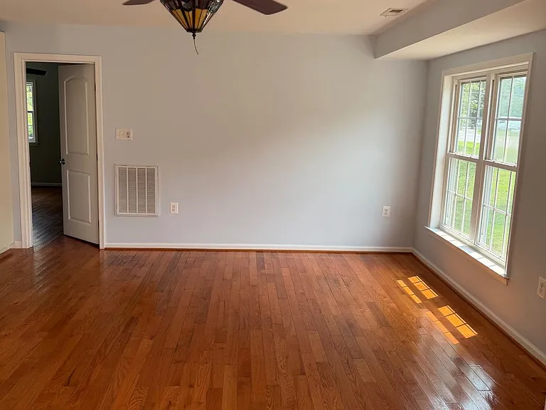 30000 Holmes Rd — Photo 7