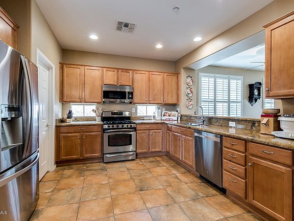 3rd image of 41519 N River Bend Ct