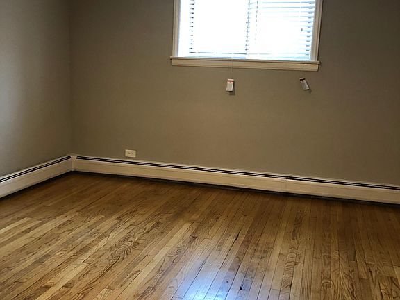 4th image of 2538 N California Ave APT Gdn