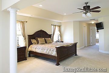 4th image of 226 Cecelia Acres Dr