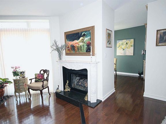5th image of 151 Tennyson Dr #151