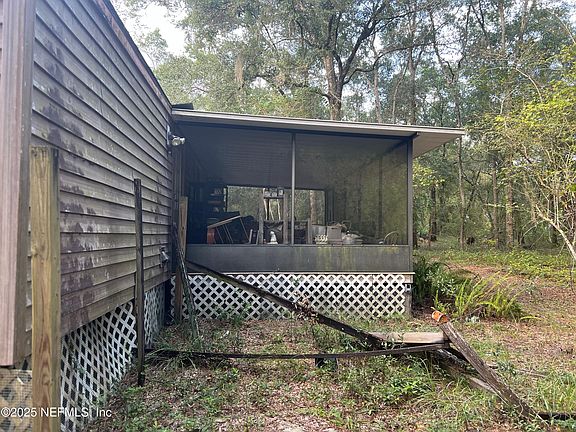 3rd image of 126 WILLOW Lane
