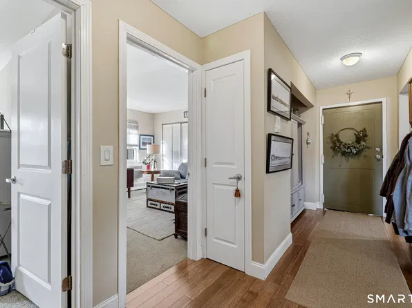 46 Henry Street #46, Norwich, CT 06360