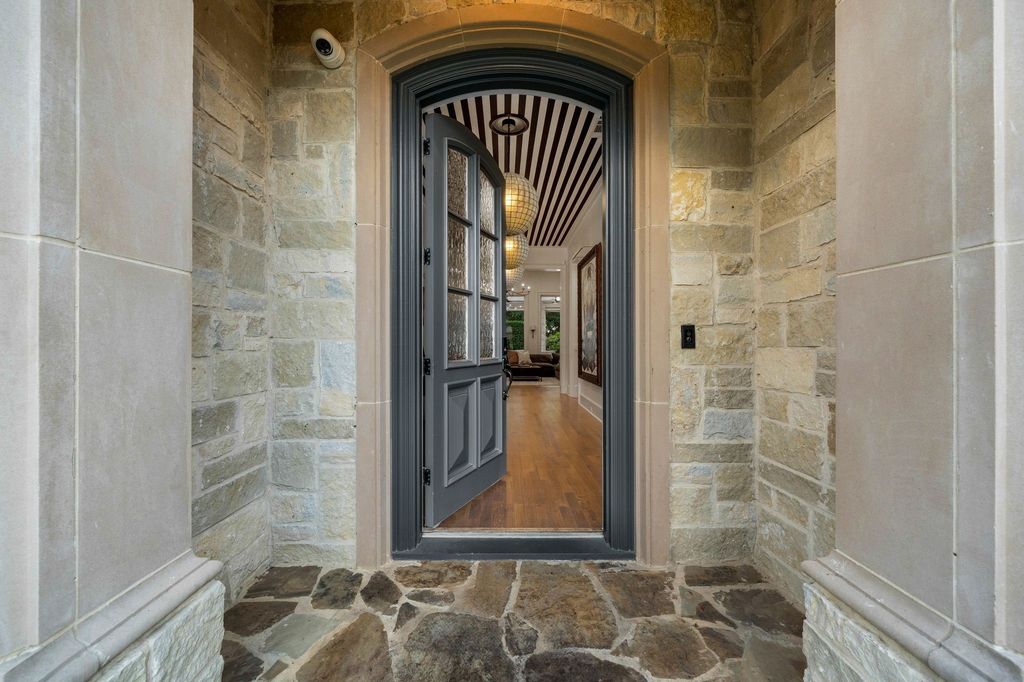 6404 Drawbridge Ln, Plano, TX - View 3