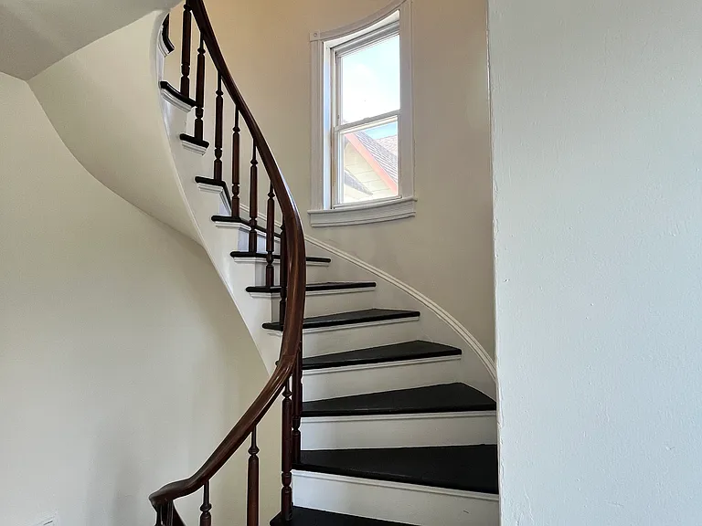 324 Broadway #1/2 — Photo 17
