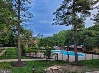 11228 Chestnut Grove Sq APT 130, Reston, VA 20190