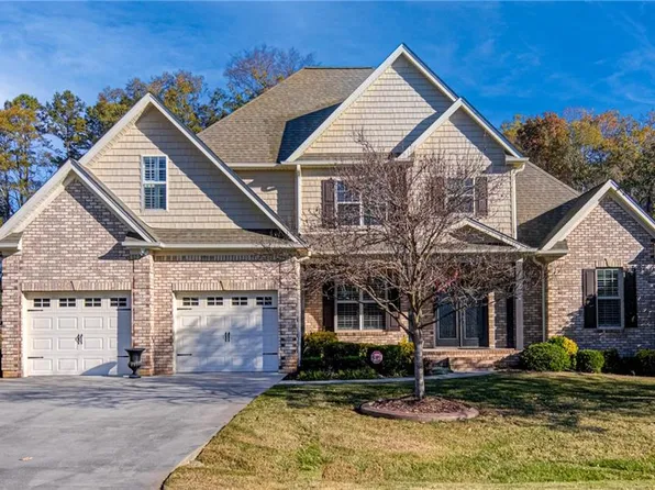 164 Loganberry Ct, Clemmons, NC 27012