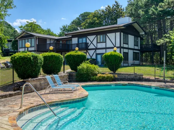 331 W Van Buren, Eureka Springs, AR 72632