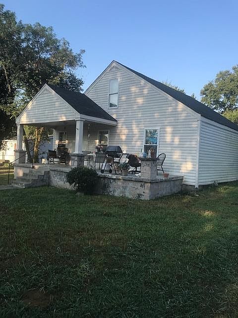 2nd image of 216 Cornwell Ave