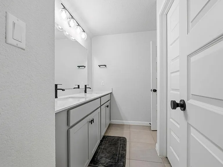 17616 Chino Ln — Photo 30