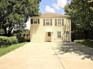 422 W Burleson St, Wharton, TX 77488