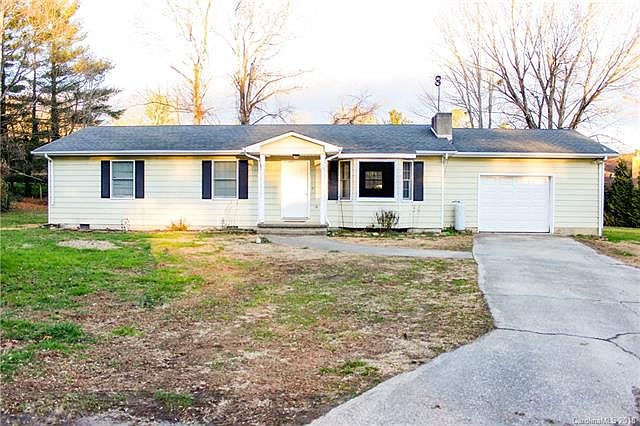 1st image of 10 Teaneck Cir
