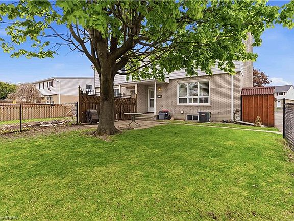 4th image of 51 Metcalfe Cres #C