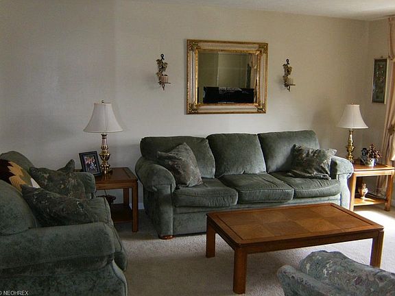 5th image of 35848 Dorchester Ave