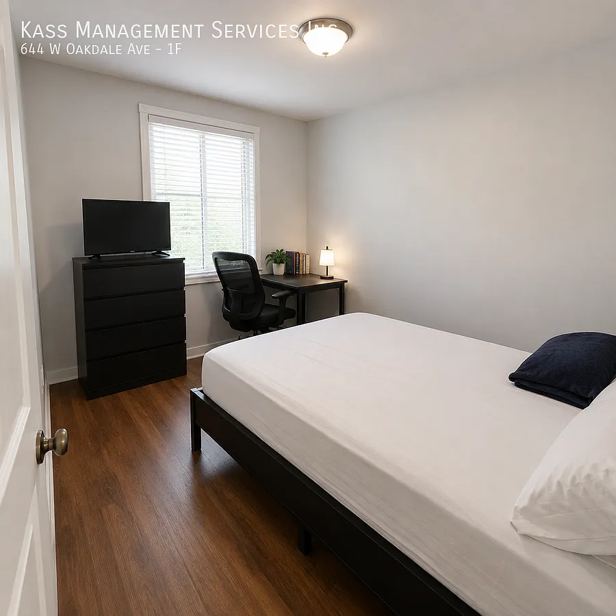 Charming Lakeview Apartment — Photo 4