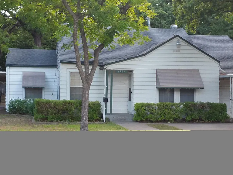 1905 Layton Ave — Photo 23