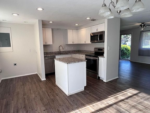 3rd image of 5605 Buenos Aires Blvd