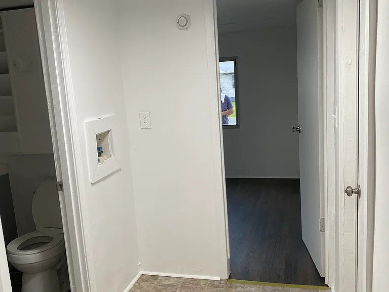 1120 Starke Ave — Photo 4