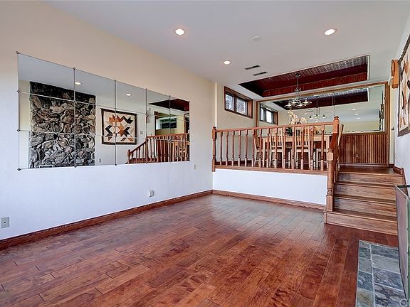 5th image of 4242 Mesa St