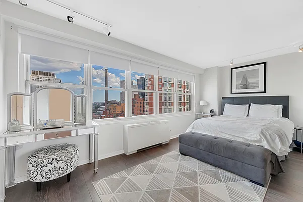 Sold by Compass | media 2