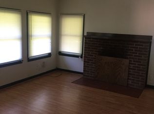 502 S Locust St, Carlinville, IL 62626