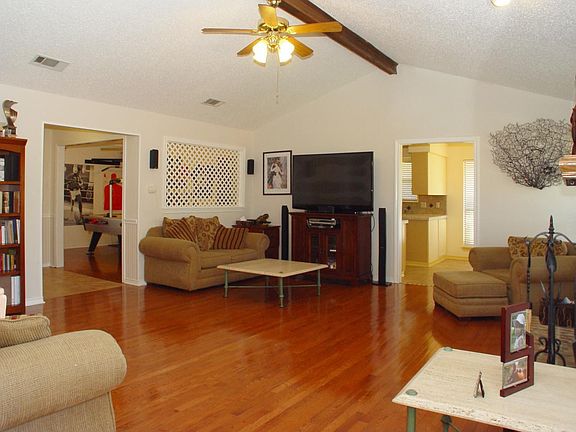 5th image of 1705 Saint James Dr
