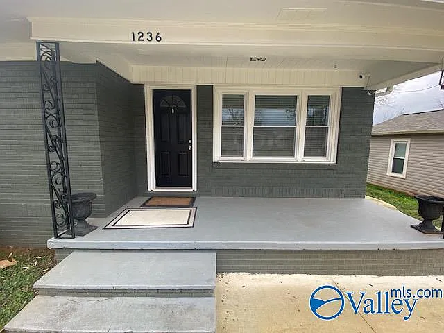 3 bed, 1.0 bath, 950 sqft, $1,450 — Photo 2