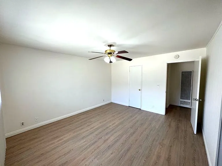 1394 Springfield St #D — Photo 18