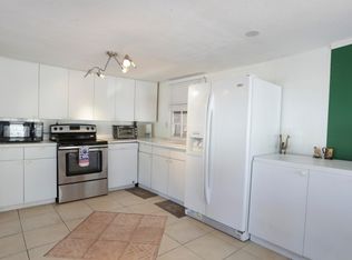 8560 SW 22nd St, Davie, FL 33324