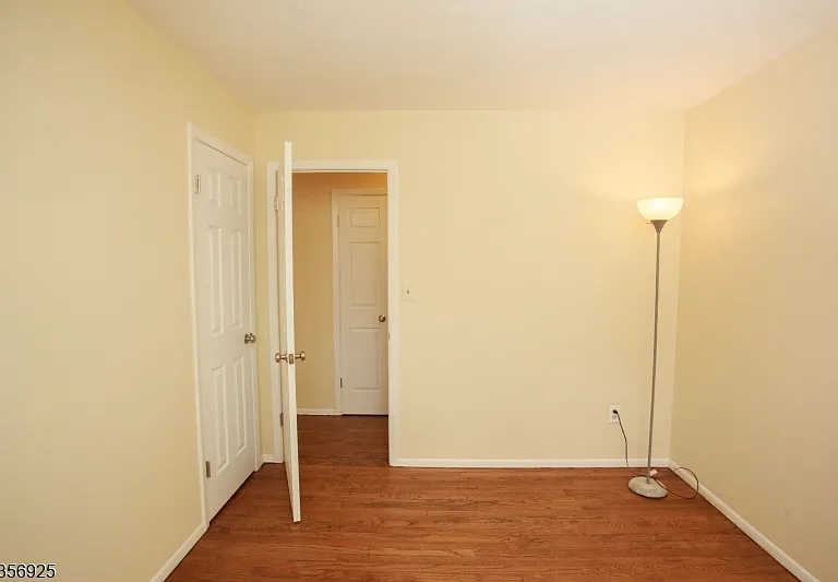 50 Mountain View Ave — Photo 15