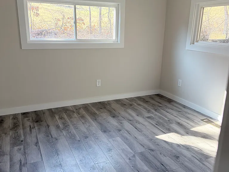 111 Maple St — Photo 4