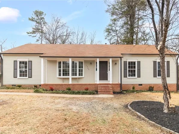 1705 Bolingbroke Rd, High Point, NC 27265