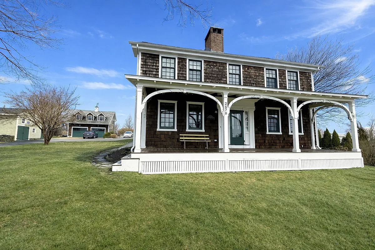 Building Photo - 2678 E Main Rd