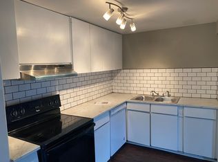 4207 Locust St, Kansas City, MO 64110