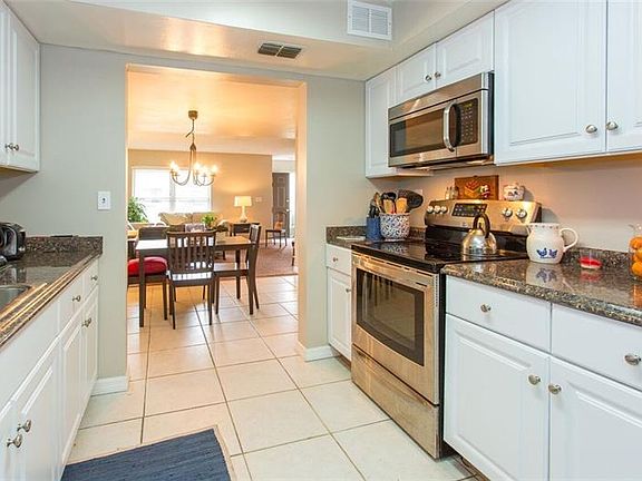 3rd image of 826 Maple Ct #180